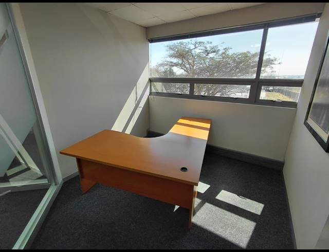 107M² OFFICE TO LET IN NOORDWYK